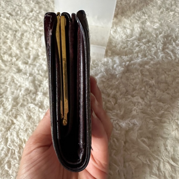 Louis Vuitton Monogram Amarante Vernis Kisslock Wallet - Picture 7 of 15